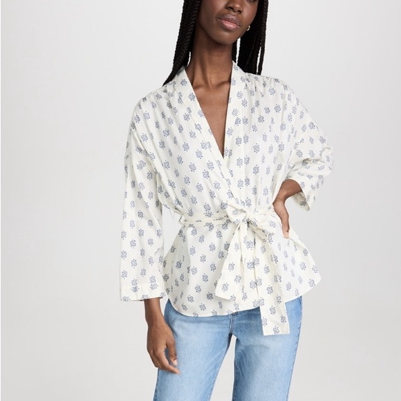 XiRENA Tops - Xirena paisley print Wrap long sleeves Top